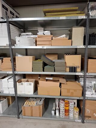 Partij verpakking, tape, samples, etc.