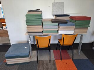 Partij akoestische panelen diverse kleuren en dessins