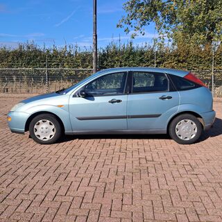 Personenauto, Ford, Focus, 1.4-16V Trend, BLAUW, 1999
