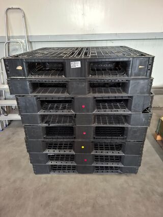 8x Kunststof pallet