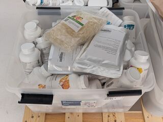 Pallet met diverse supplementen, O.a. Thorne, Nutricost, Purason