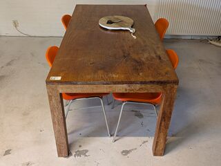 Eettafel, Kabinetkast, Bijzettafel & 4 stoelen