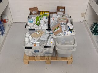 Pallet met diverse supplementen, O.a. Thorne, Nutricost, Purason