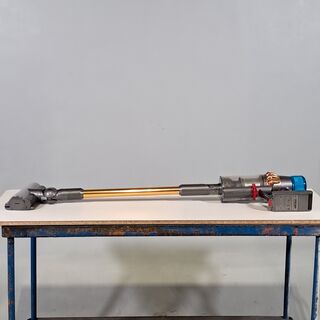 Steel stofzuiger, Dyson