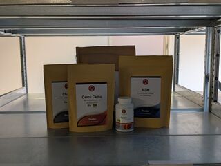 Diverse gedroogde poeders, kruiden & tabletten, O.a. Vitanics, Purason