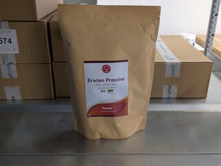 Diverse gedroogde poeders & cacao wafers, O.a. Vitanics, Purason