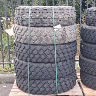 5x Vrachtwagenband, O.a Michelin