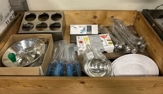 21x Horeca artikelen w.o. servies en keukengerei
