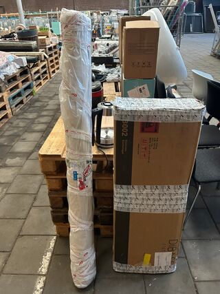 2x Boekenkast en vloerkleed