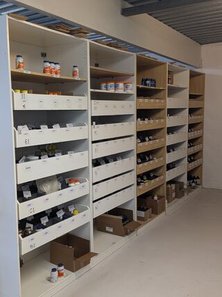 Ca. 10x Magazijnkast