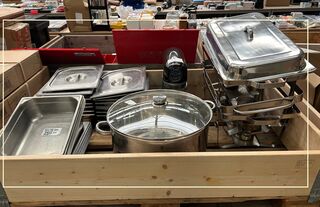 Partij horeca artikelen w.o. gastronoom bakken, chafing dishes, deksel