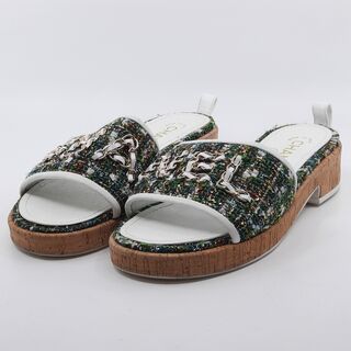 Paar slippers, maat 37, Chanel