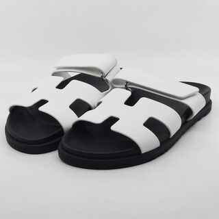 Paar sandalen, Hermès, R011222100Z 385 2411
