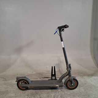 Elektrische step, Navee