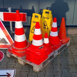 Partij verkeersborden- en kegels