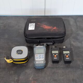 4x divers meetapparatuur, O.a. Maunt