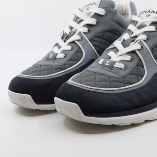 Paar sneakers, maat 45, Chanel, W G40186