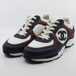 Paar sneakers, maat 45, Chanel, W C45334