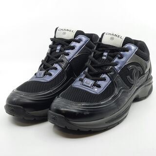 Paar sneakers, maat 45, Chanel, L G45078
