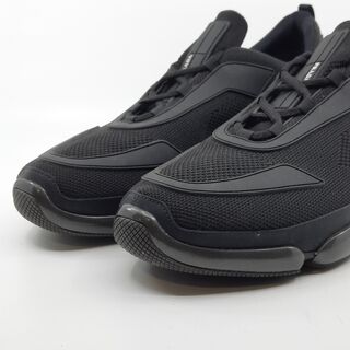 Paar sneakers, maat 10, Prada, 2EG 253