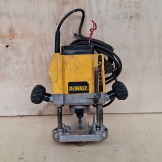 Bovenfrees DeWalt, DW614