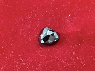 Diamant – 3.81 carat natuurlijke zwarte diamant in hart vorm (gecertif