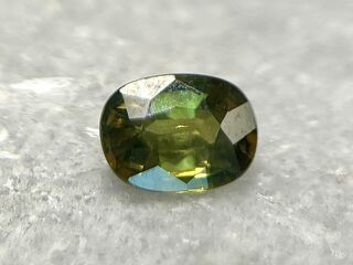 Edelsteen – 0.91 carat natuurlijke groene saffier