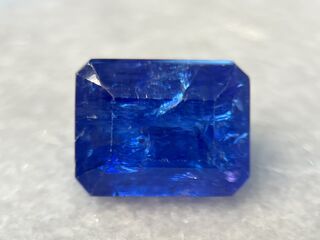 Tanzaniet – 6.77 carat natuurlijke tanzaniet