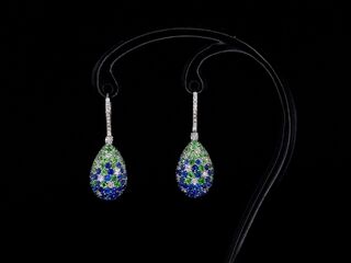 Oorhangers van 18 carats goud met diamanten van hoge kwaliteit en blau