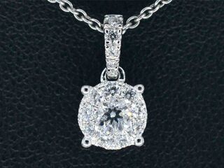 Witgouden entourage hanger met briljant geslepen diamanten, excl. kett