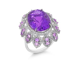 Ring met een grote ovaal geslepen amethist, witte diamanten en roze to