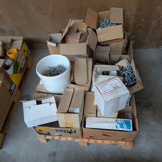 Partij divers ijzerwaar op pallet