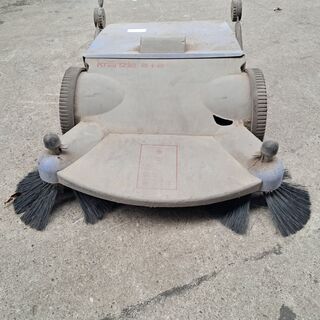 Handbediende veegmachine Kränzle, 2+2