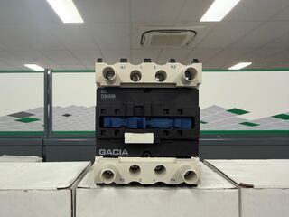 Ca. 39x Magneetschakelaar 2NO+2NC 24VAC 50A, 2NO+2NC 230VAC 50A, 2NO+2