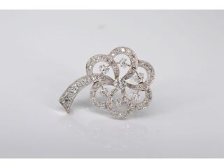 Antieke broche met diamanten