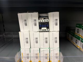 Ca. 47x Magneetschakelaar 3+1NC 230VAC 12A GACIA, SC-1201
