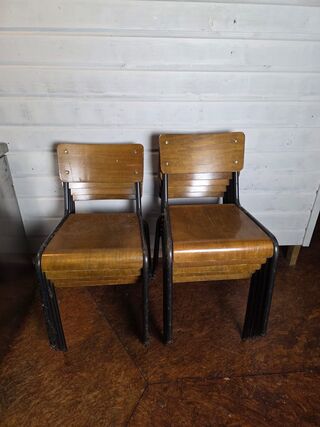 Partij schoolstoelen, antraciet en hout
