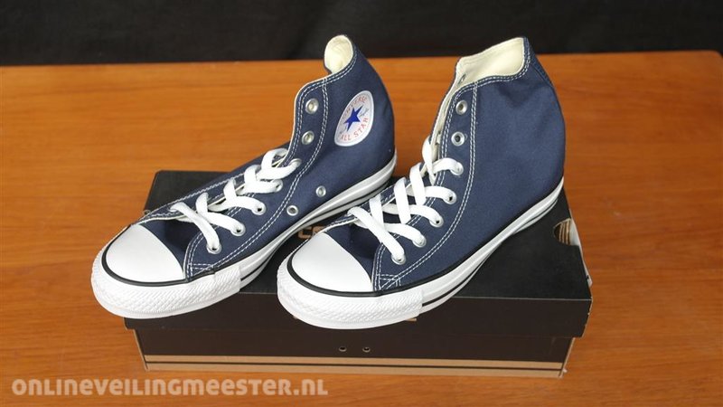 converse navy 39