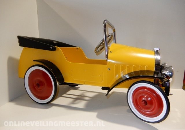 Brum hotsell pedal car