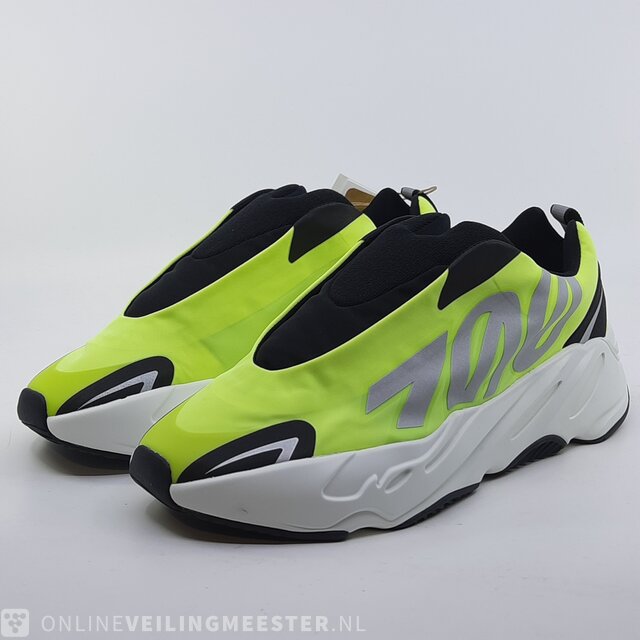 Yeezy on sale 700 41