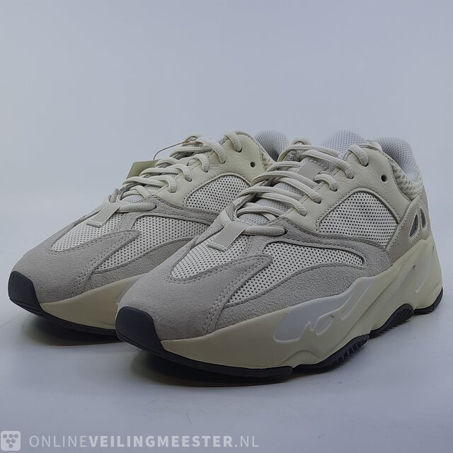 Pair of sneakers size 38 2 3 Adidas Yeezy Boost 700 EG7596 Onlineauctionmaster