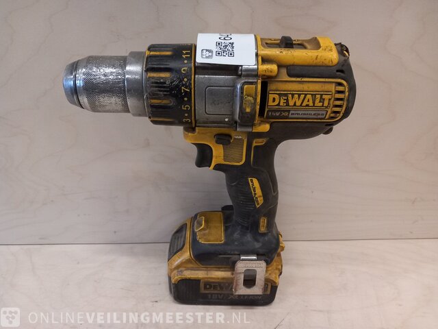 Dcd995 dewalt drill hot sale