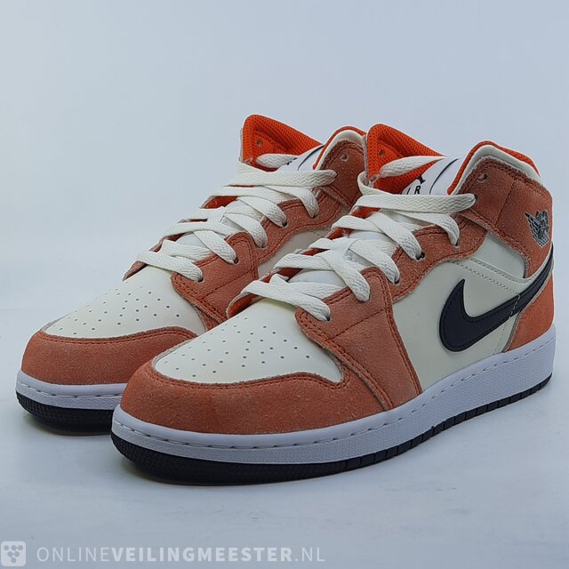 Pair of sneakers size 38 1 2 Nike Air Jordan 1 MID SE DV1337 800 Onlineauctionmaster