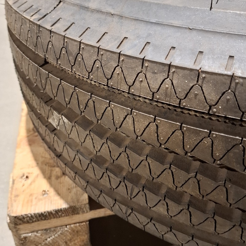 2x Band met velg (t.b.v. Schmidt veegmachine), 215/75R 17.5 – foto 3 – kavel bij Onlineveilingmeester, Heerenveen