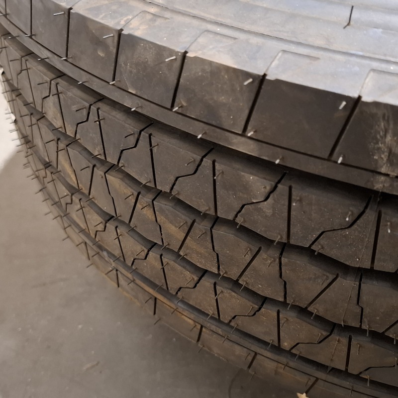 2x Band met velg (t.b.v. Schmidt veegmachine), 215/75R 17.5 – foto 7 – kavel bij Onlineveilingmeester, Heerenveen