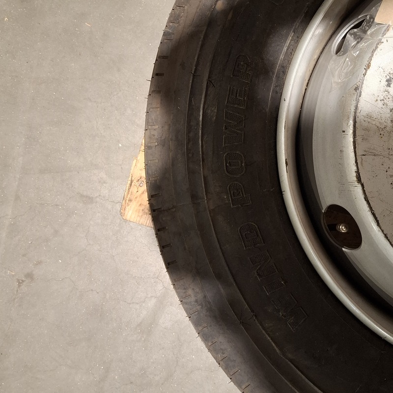 2x Band met velg (t.b.v. Schmidt veegmachine), 215/75R 17.5 – foto 4 – kavel bij Onlineveilingmeester, Heerenveen