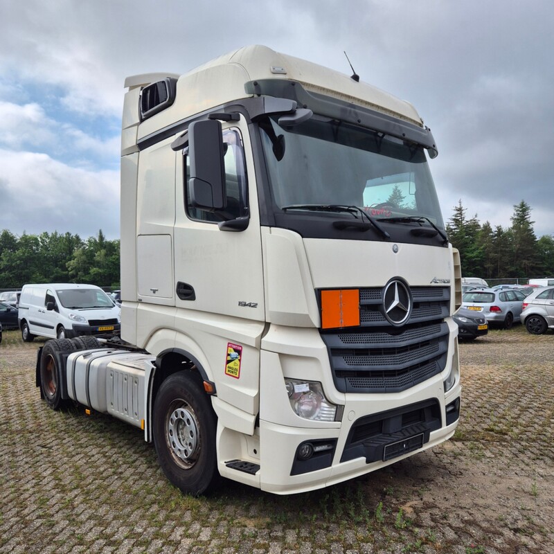 Vrachtwagen, Mercedes-Benz, Actros, 2015 – foto 3 – kavel bij Domeinen Roerende Zaken, Soesterberg