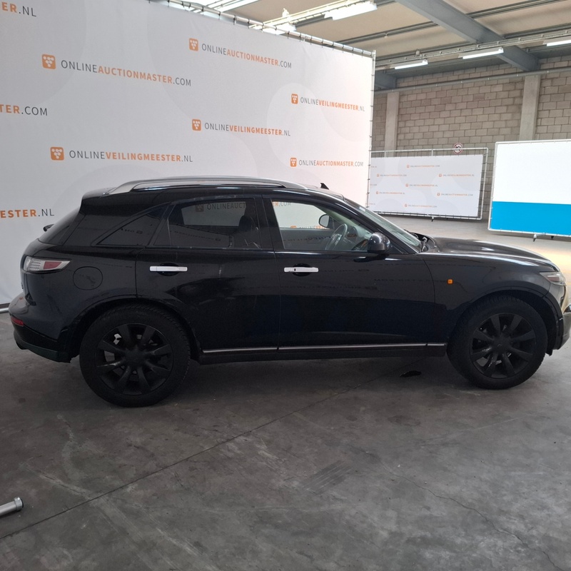 Personenauto, Infiniti, FX, 35, 2005 – foto 3 – kavel bij Domeinen Roerende Zaken, Soesterberg