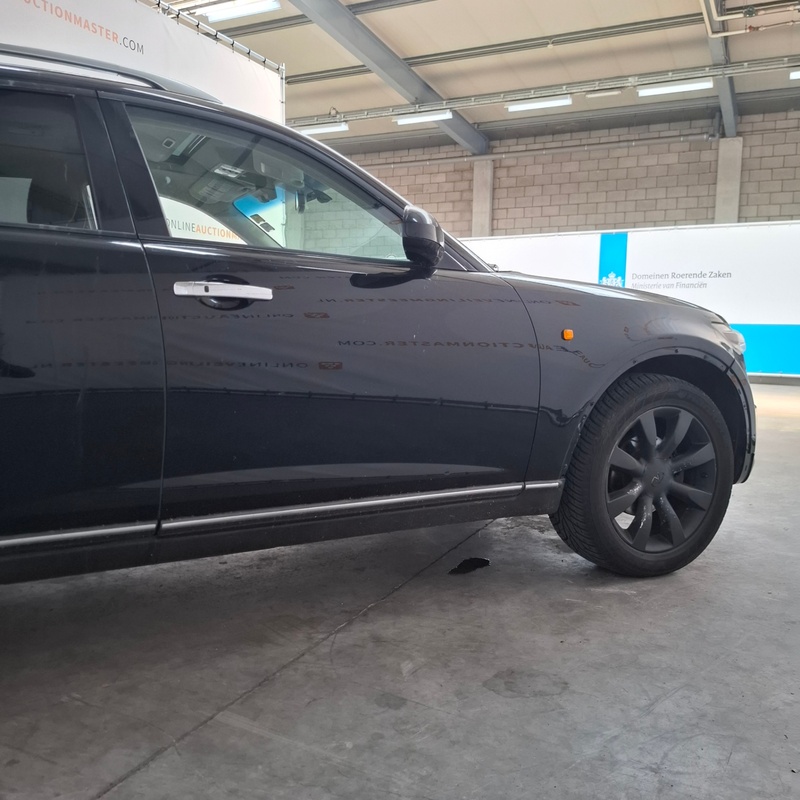 Personenauto, Infiniti, FX, 35, 2005 – foto 4 – kavel bij Domeinen Roerende Zaken, Soesterberg