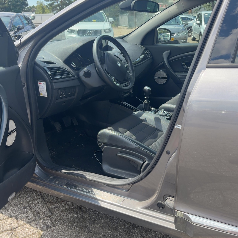 Personenauto, Renault, Mégane, 1.2 TCe Bose, 2015 – foto 6 – kavel bij Domeinen Roerende Zaken, Soesterberg